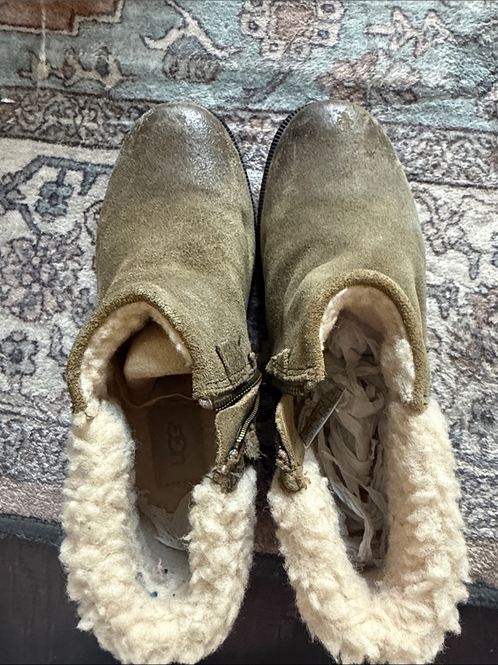 UGG Benson Ankle Boot size 8